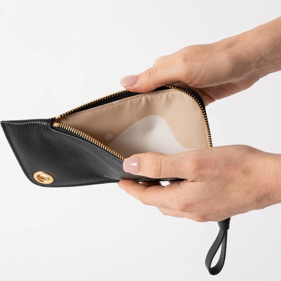 Alf the Label Harriet Case ( Black Leather) - Picture 4 of 5